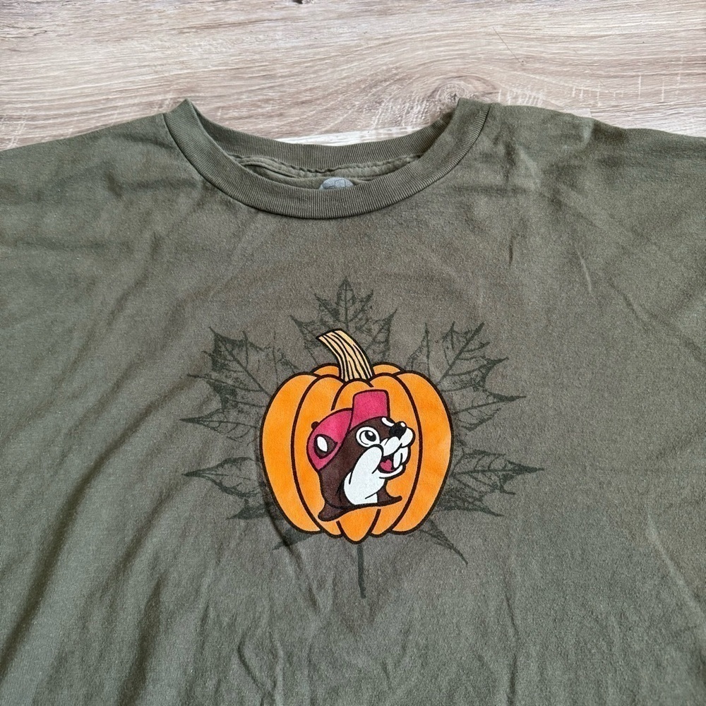 Buc-ees Green and orange pumpkin tee
Fav truck stop in USA
Mens 3XL - Picture 3 of 5